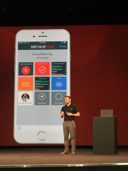 Jerry presenting ServiceNow mobile app on stage