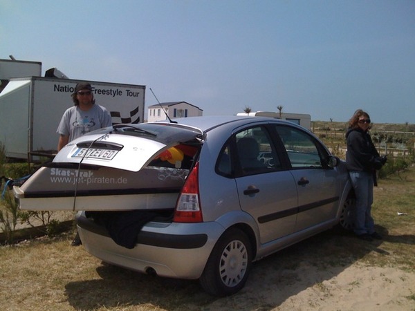 French box van transporting the ski to Bordeaux